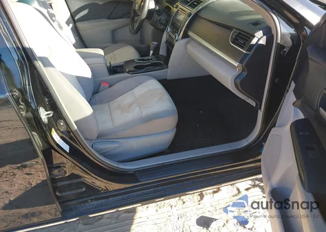 2013 Toyota Camry Le z USA, uszkodzony, nr VIN 4T4BF1FK5DR331288